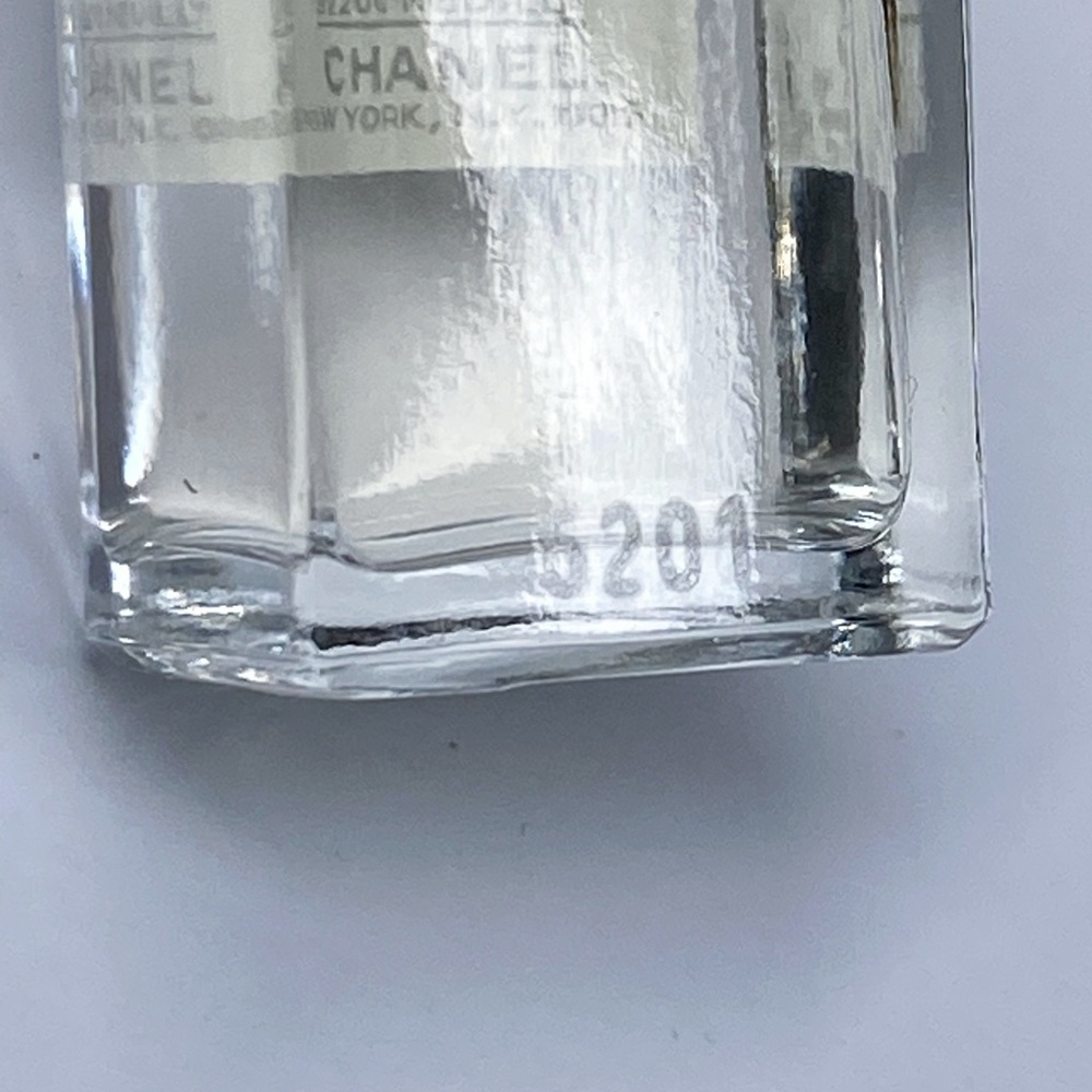 Chanel Gardenia 0.13 oz / 4 ml Eau De Parfum Travel Mini size - Picture 7 of 7